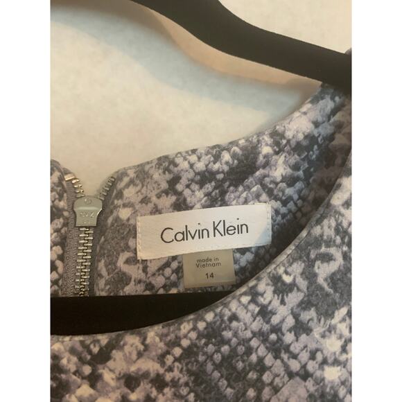 Calvin Klein Suede Sheath Dress Snake Print Gray/White Mob Wife Lined Size 14 - Picture 3 of 9